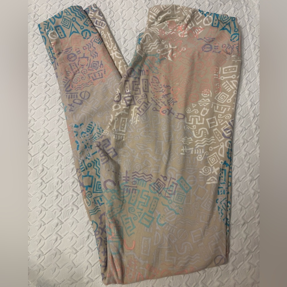 Lularoe beige one size geometric leggings